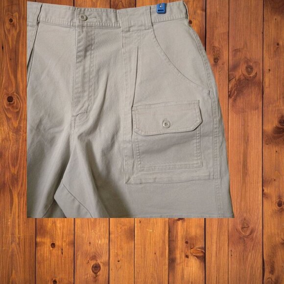 Cabela's Women's Size 18 Reg Khaki Beige Cargo Shorts Pockets Utility - Picture 2 of 5